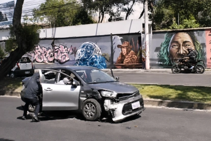 La Policía capturó en Quitumbe a tres presuntos sacapintas investigados por el robo de $ 40.000 cometido en la avenida Gaspar de Villarroel.
