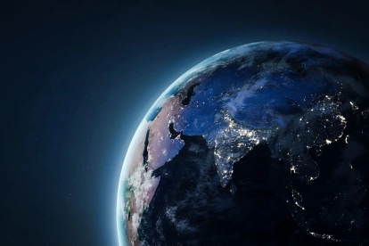 La Tierra mantiene una rotación constante, aunque los científicos han detectado pequeñas variaciones en la velocidad de giro del planeta.