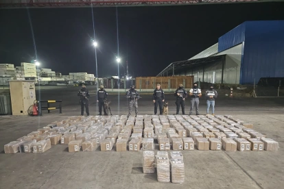 Contenedor contaminado con cocaína fue detectado durante un operativo policial en Puerto Bolívar.