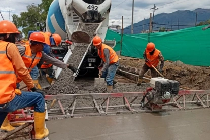 Referencial. La rehabilitación de la avenida 12 de Octubre comenzó con cierres por tramos para renovar 1.774 metros de la vía.