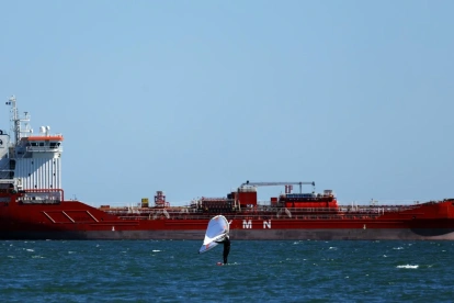 Imagen de archivo de un petrolero en Fos-sur-Mer, en el sur de Francia.