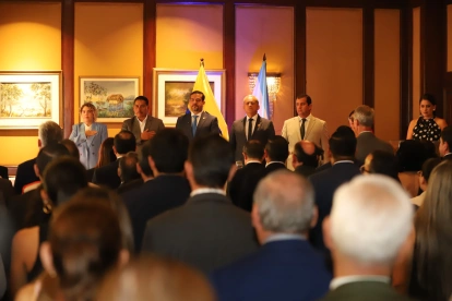 Los prefectos presentes en la primera sesión de la Asamblea por la Mancomunidad de Conservaión del Río Guayas.