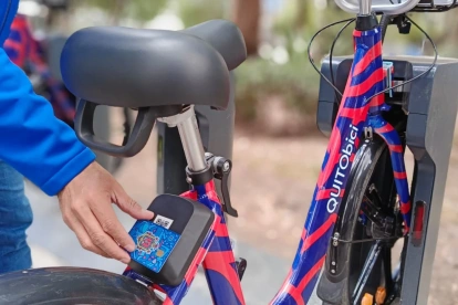 Los usuarios podrán utilizar QuitoBici hasta por 60 minutos por viaje y deberán anclar la bicicleta al finalizar el recorrido. Se activa con la tarjeta ciudad