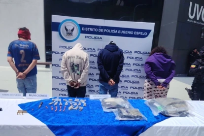 La Policía Nacional decomisó seis Datafast al presunto delincuente, acusado de realizar consumos con tarjetas bancarias robadas durante el operativo Apolo 34.