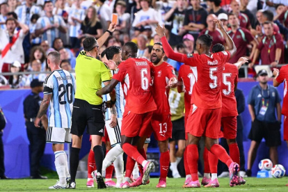 La IFAB ha reconocido un uso abusivo del VAR durante esta jugada.