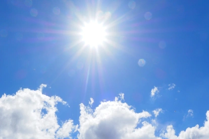 El sol intenso marca la jornada en Ecuador, con pronóstico de altas temperaturas en Sierra y Costa.