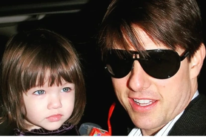 Suri Cruise junto a su padre, Tom Cruise.