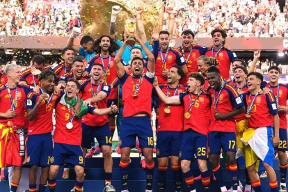 La selección española de fútbol, campeona del Mundial tras vencer en la final a Argentina.