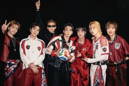 La banda surcoreana BTS posa en una sesión oficial tras anunciar su renuncia a los Grammy 2027 y a la categoría de Pop Asiático.