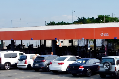 Referencial. Centro de revisión vehicular en Guayaquil, donde se cumplen los procesos de matriculación de 2026.