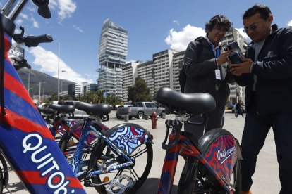 Servicio. Las personas pueden acercarse a las estaciones desde las 06:00 hasta las 20:00 y podrán usar las bicicleas durante una hora.