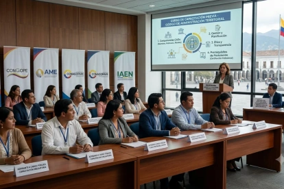 Un grupo de aspirantes a cargos de elección popular participa en una capacitación obligatoria sobre el Código de Administración Territorial.