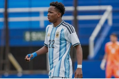 Ramos debutó con la selección argentina sub 17 ante Ecuador.