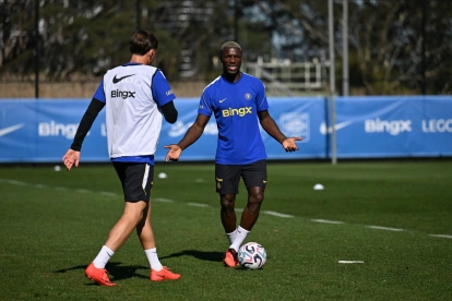 Moisés Caicedo se integró a la pretemporada de Chelsea el jueves 30 de julio.