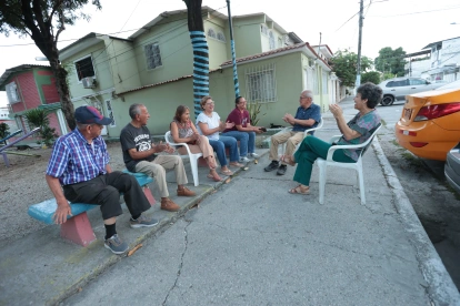 Vecinos. Los residentes de Sauces 1 llevan más de una década conociéndose y articulando acciones para preservar el barrio, socializando actividades y medidas de seguridad.