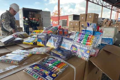 Mercancía retenida en contenedores en el Puerto de Guayaquil.