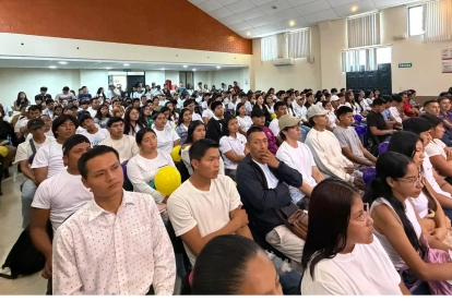 Cientos de jóvenes acuden a la tercera edición del programa.