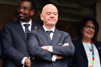 La FIFA preparaba una especie de privatización de la Copa del Mundo y el Mundial de Clubes. El escándalo generado hizo que su presidente, Gianni Infantino, desisitiera.