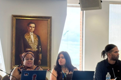 En el 196 período de sesiones de la CIDH, delegados de Ecuador hablaron sobre políticas de seguridad y derechos humanos. En los extremos Juanita Francis y Jimmy Ocles.