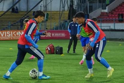 La plantilla de Emelec durante un entrenamiento en el estadio George Capwell.
