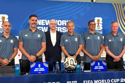 Arsène Wenger participa en una rueda de prensa de la FIFA durante el Mundial 2026 en Estados Unidos.