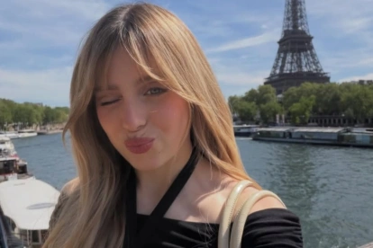 Roro, influencer española en París, en medio de la polémica por acusaciones en redes sociales.