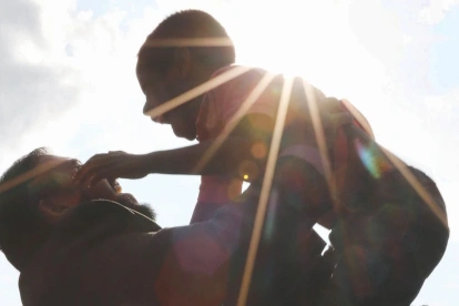 Superados los diez años de edad, las posibilidades de un niño que espera ser adoptado, de encontrar una familia, disminuyen drásticamente.