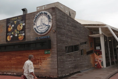 Mercado del Río funcionó desde 2018, pero en 2023 redujo su oferta e incluso fue cerrada una de las dos naves de restaurantes.