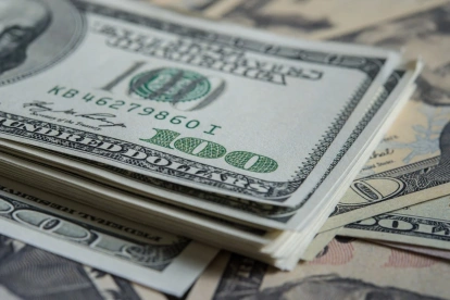 La reducción del riesgo país modificó las condiciones de financiamiento del Ecuador y generó un comportamiento inusual entre la deuda interna y la externa.