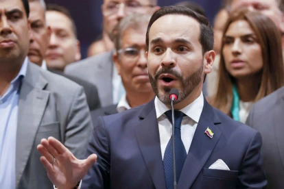 Entre el modelo Bukele y las sombras de su pasado, arranca en Colombia el gobierno de Abelardo de la Espriella.