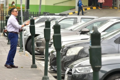 Parquímetros ya existentes en el centro de Guayaquil, donde se analiza implementar el sistema tarifado.