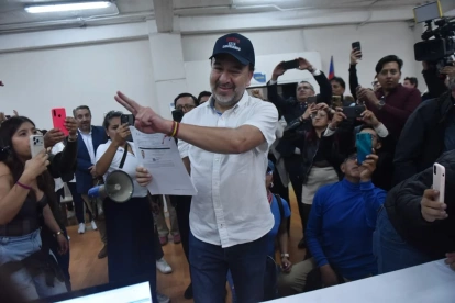 Pabel Muñoz inscribió su candidatura a la Alcaldía de Quito con respaldo de una alianza de tres organizaciones.