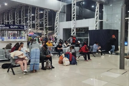 Miles de pasajeros utilizarán las terminales Quitumbe y Carcelén durante el feriado del 10 de Agosto, bajo un operativo especial de movilidad.