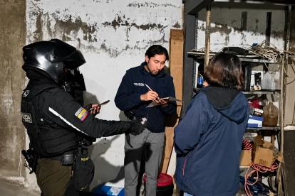 La UBA identificó a la presunta responsable del envenenamiento de cuatro perros y un gato tras revisar videos y recopilar testimonios vecinales.