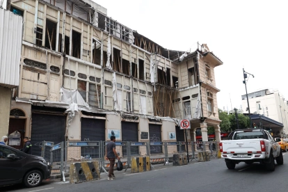 El interior de la Casa Tola es visible desde la calle Escobedo debido a la caída de la fachada, paredes y otras partes de la estructura.