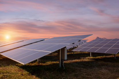 Los paneles solares pueden ayudar a Ecuador a generar electricidad y reducir la dependencia de la red nacional.