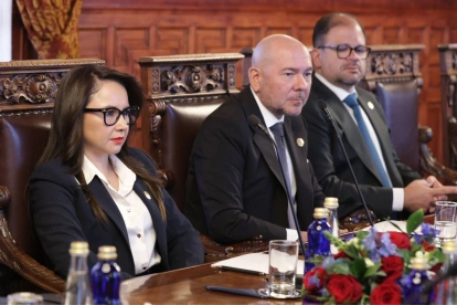 El ministro de Defensa, Gian Carlo Loffredo, también ha sido cuestionado por el tratamiento que le dio al caso Malvinas, insinuando que los niños detenidos y luego asesinados habrían delinquido.