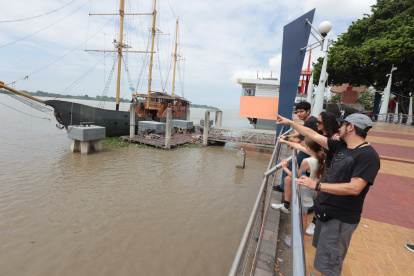 Turismo. Navegar el río ya no es posible en el barco Morgan. Este ícono  está a la deriva.