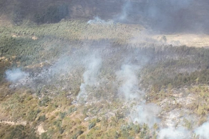 Desde la noche del 10 de agosto de 2026 se registra un incendio forestal en el sector de Rayocucho, Calacalí.