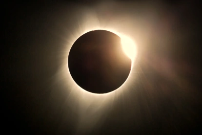 Referencial. Eclipse solar total este 12 de agosto.