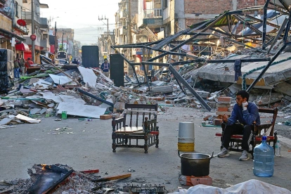 El número de personas muertas por el devastador terremoto de magnitud 7,4 que sacudió el lunes a Colombia sigue en aumento.