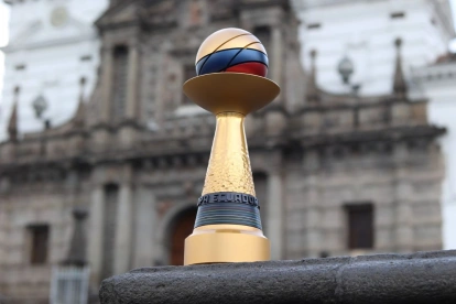 La Federación Ecuatoriana de Fútbol organiza la Copa Ecuador.