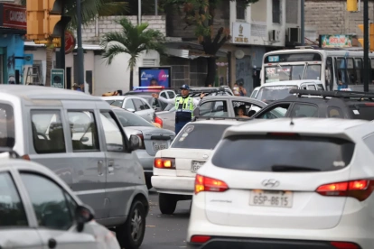 El crecimiento urbano y la falta de planificación vial han incrementado los problemas de movilidad en Guayaquil y sus principales accesos.