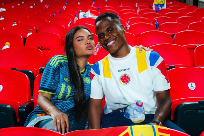 Del gol a la solidaridad. Jhon Arias y su esposa, Alejandra Ayala, pusieron manos a la obra para llevar ayuda a Chocó.