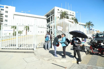 Situación. El Hospital General Docente de Calderón, norte de Quito, enfrenta denuncias de pacientes por falta de insumos, de medicamentos, de turnos y de atención.