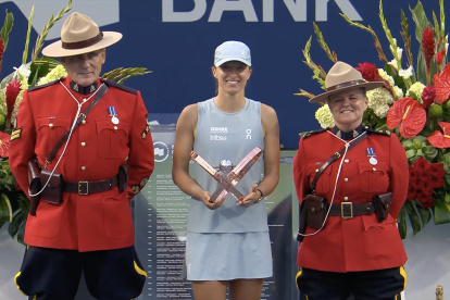Iga Swiatek derrotó en la final a Elena Rybakina por 6-2 y 6-3 para consagrarse Campeona del WTA 1000 de Toronto.