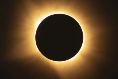 El eclipse lunar parcial del 27 de agosto de 2026 será visible desde Ecuador, mientras que el próximo eclipse solar llegará en enero de 2028 con un espectáculo de “anillo de fuego” en varias zonas del país.