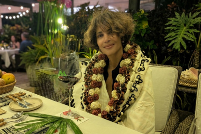 Halle Berry cumple 60 años de una vida que incluye un premio Óscar, la producción, la dirección y la defensa de la salud femenina y la edad.
