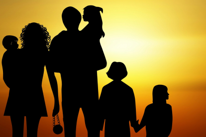 Los conflictos armados dejan a miles de familias desplazadas y expuestas a graves necesidades, incluida la falta de alimentos y ayuda humanitaria.