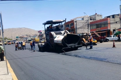 Referencial. La Panamericana Norte será intervenida desde este sábado para rehabilitar sus carriles centrales y mejorar la circulación vehicular entre Llano Grande y Carapungo.
